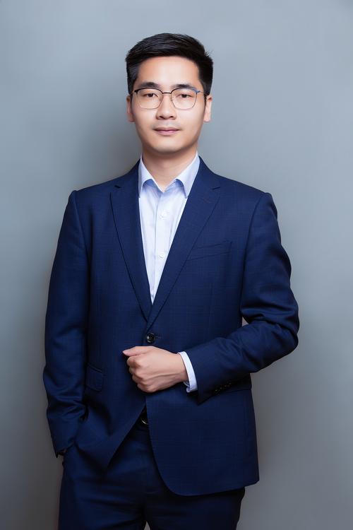 曹金华 包装与印刷设计负责人